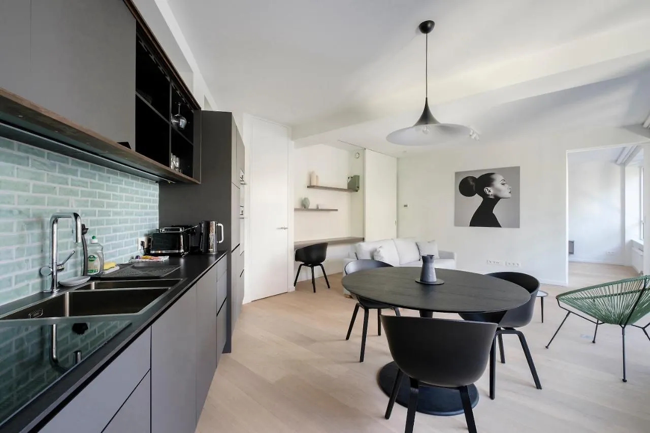 Nice 1 Bedroom With Balcony Avenue Louise Bruxelles