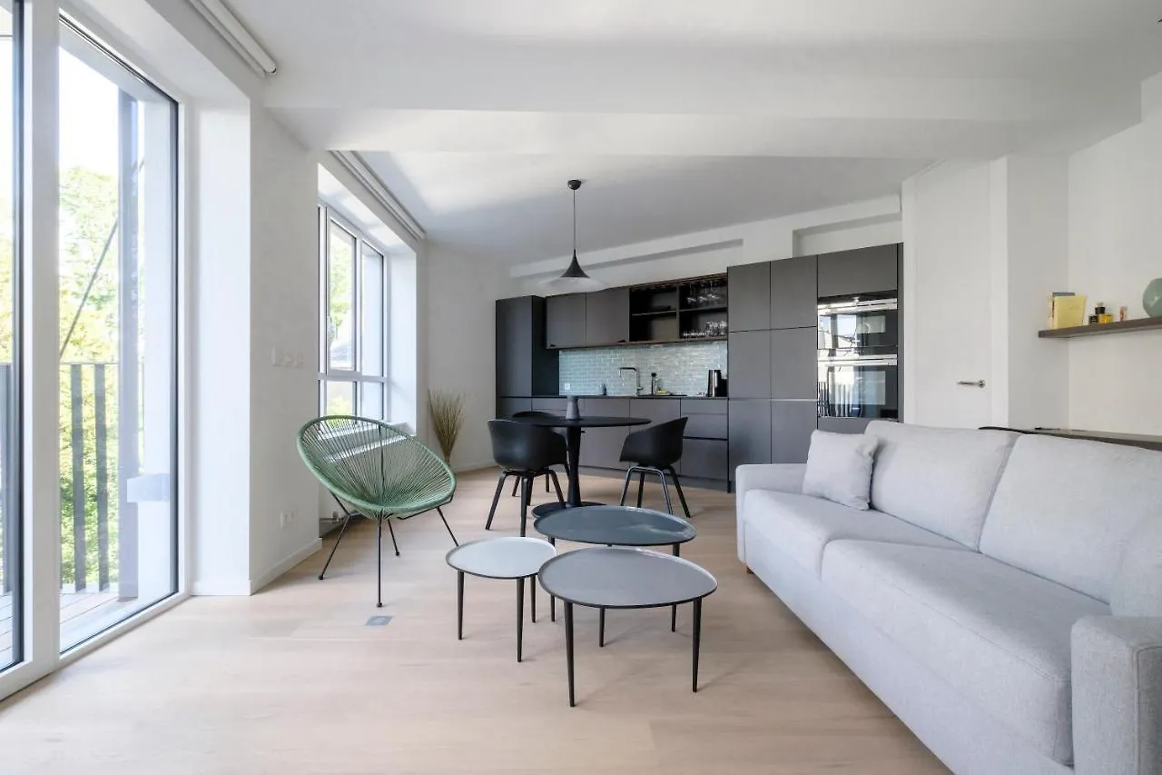 Nice 1 Bedroom With Balcony Avenue Louise Brussels